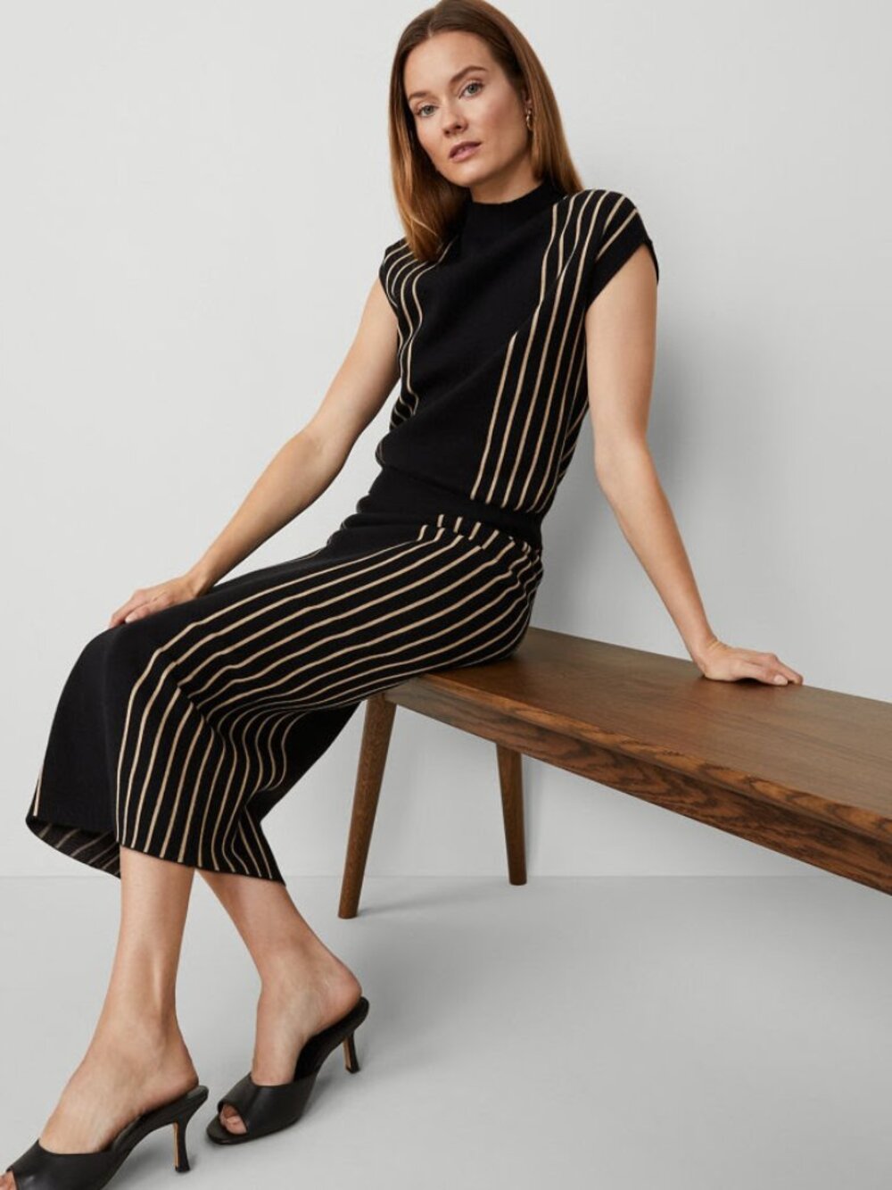 Ann Taylor Vertical Stripe Matching Knit Set: Medium Top & Medium Petite Skirt